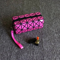 Women's Diamond Pattern Makeup Bag & Portable Clutch – PVC, Zippered Pocket, 3 Colors