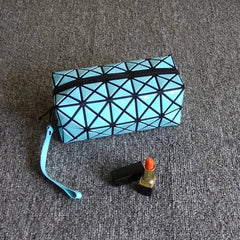 Women's Diamond Pattern Makeup Bag & Portable Clutch – PVC, Zippered Pocket, 3 Colors