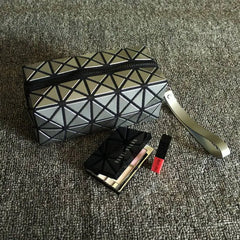 Women's Diamond Pattern Makeup Bag & Portable Clutch – PVC, Zippered Pocket, 3 Colors